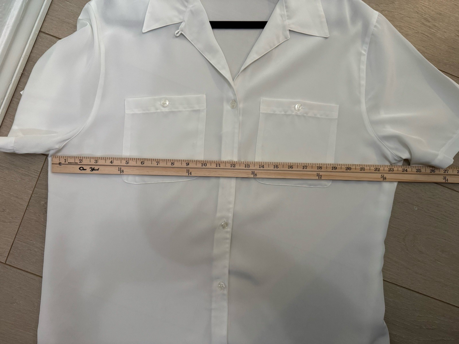 VTG Chaus Woman Off White Button Up Blouse Two Pocket Minimalist Workwear 16W