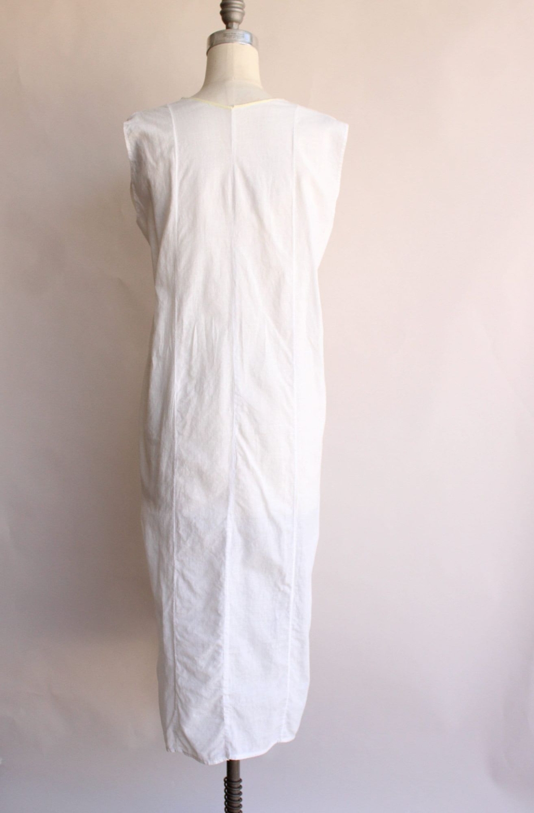 Vintage 1910s 1920s Nightgown, Volup Size Antique White Cotton Embroidered