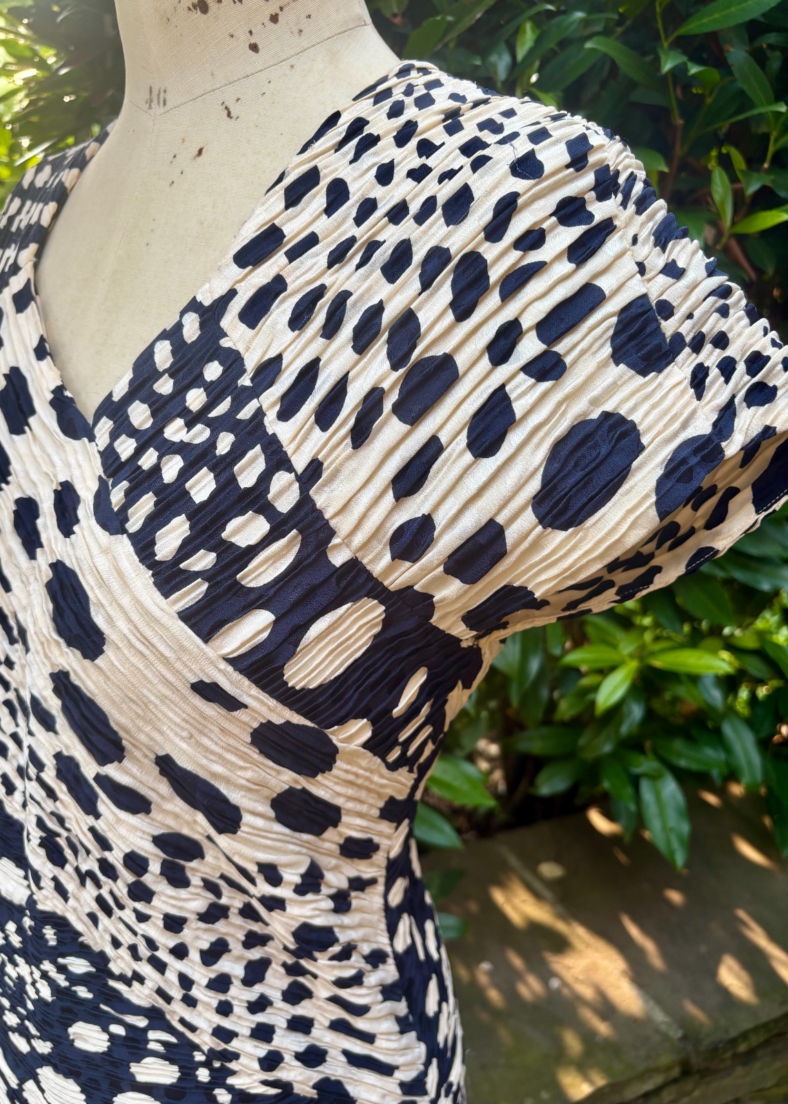 FONTANA DRESS vintage ITALY Veneziano BLACK WHITE POLKA DOTS body con ruched 44