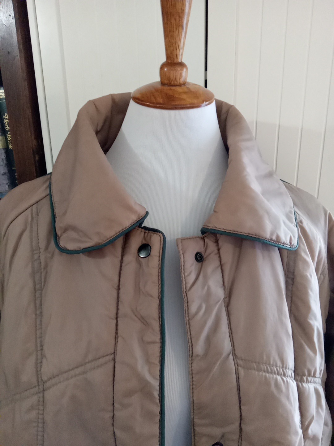 Vintage 1970s Excellent Asian Puff Jacket Taiwan R.O.C. Brown Piping 24WP Coat