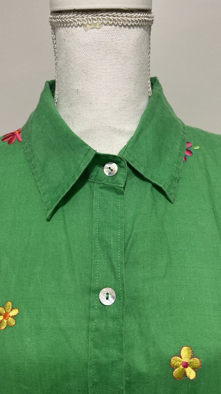 Vintage 90s ‘Casey Coleman’ Women’s Embroidered Floral Print Green Button Up