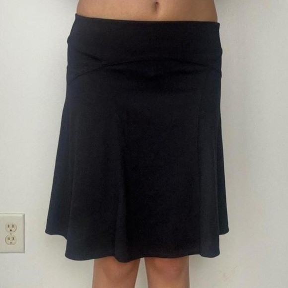 vintage chic low rise black hem midi skirt