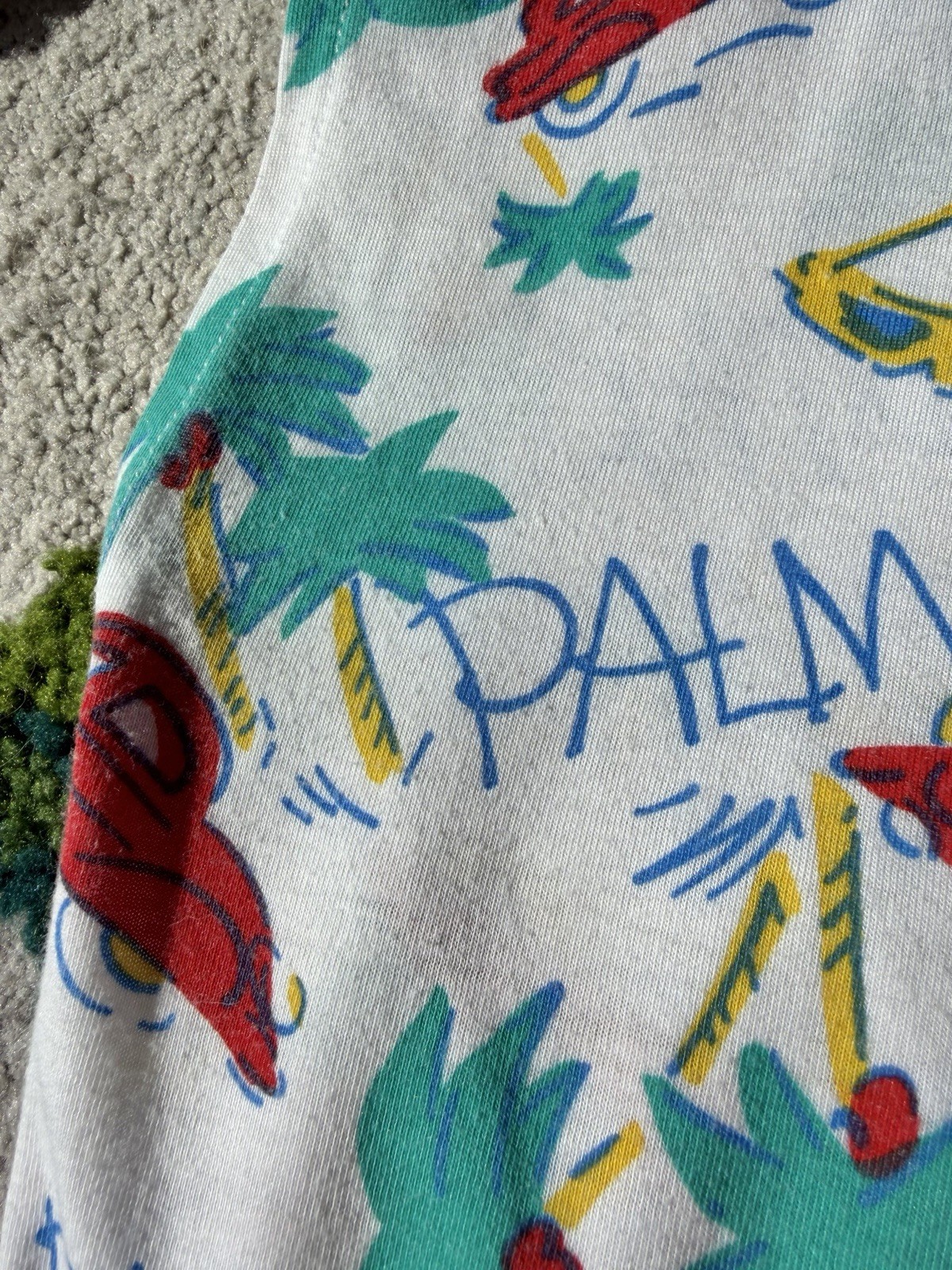 Vintage 80’s NOVELTY BEACH SHIRT Tee Palm Trees Sunglasses Cap Sleeve Hey Doll!