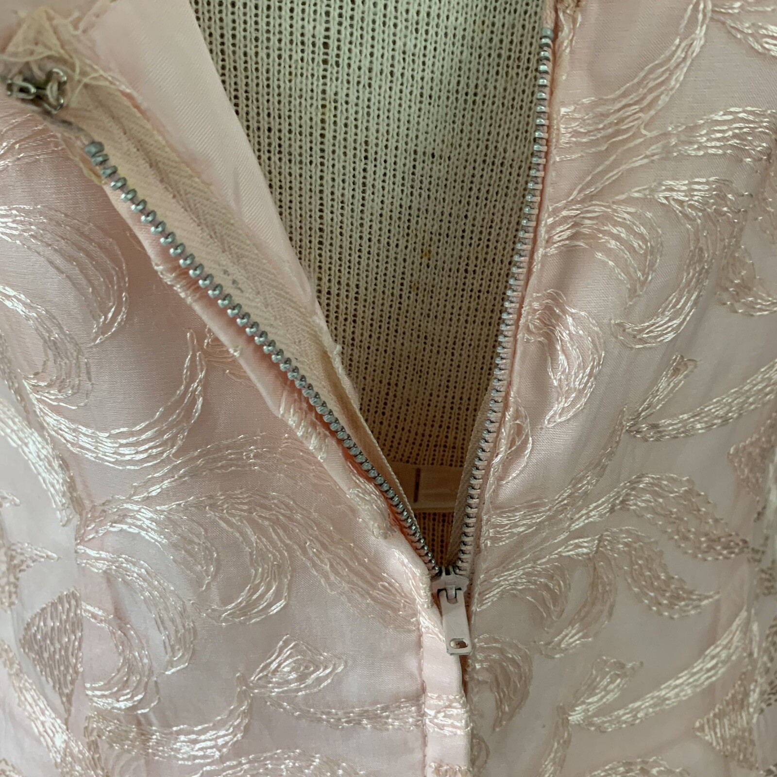 Vintage 1950s Pink Embroidered Sheer Peplum Cocktail Evening Dress Size M/L