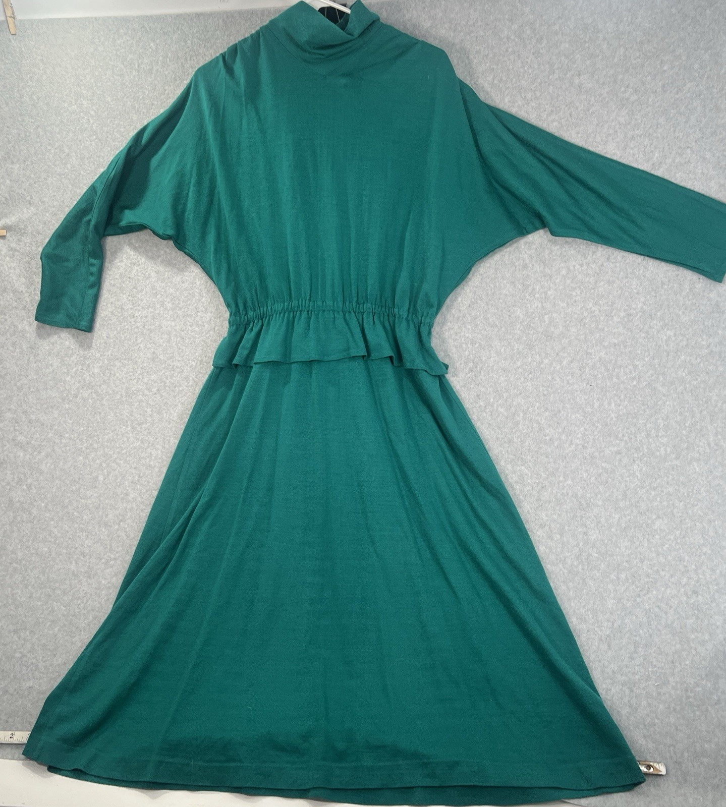 Design Group 80s Sweater Dress Green knit acrylic Wool vintage 9/10