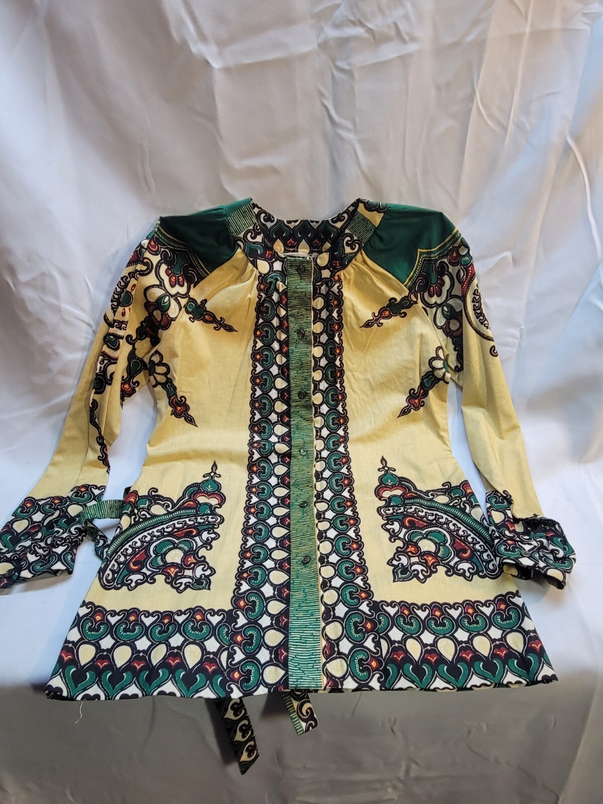 Vintage 70’s Lady Arrow Women’s Button Up Shirt/Blouse Belt Measurements in Pics