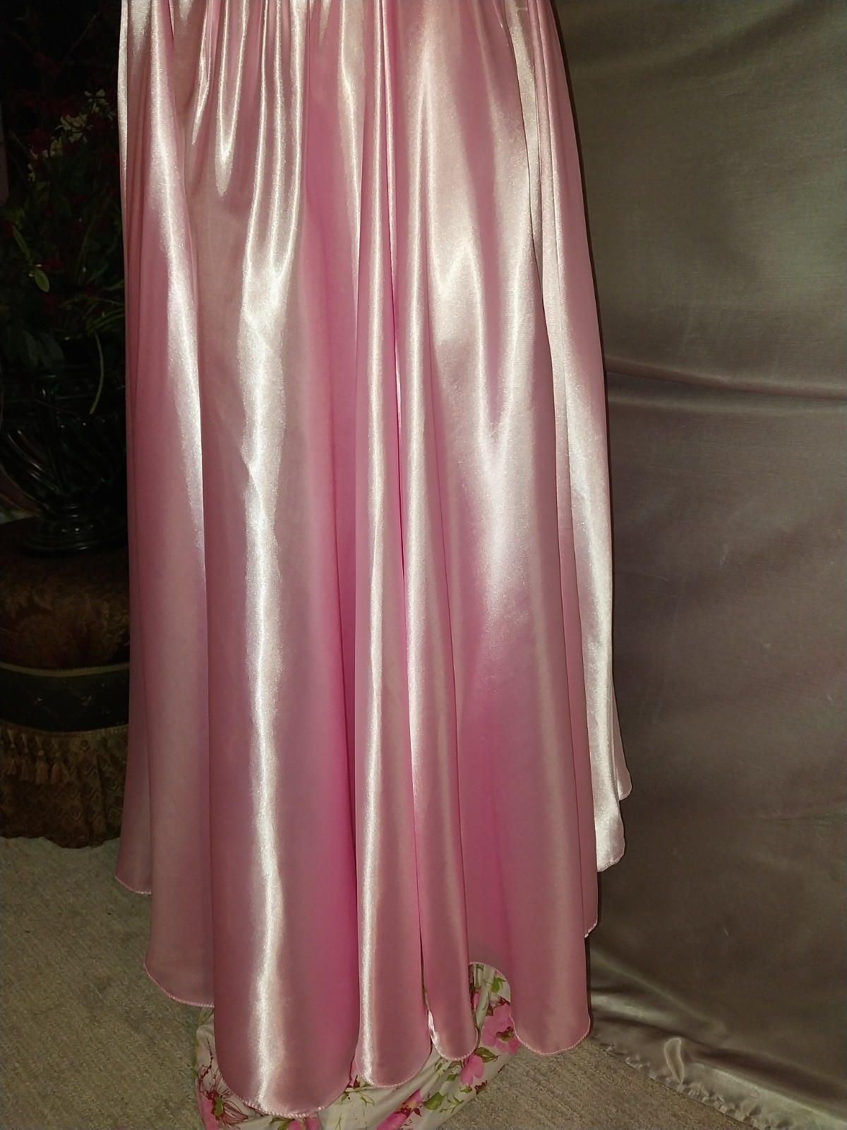 VTG SATIN LIQUID PINK GRAND SWEEP TWIRLY FLARE SKIRT SHINY GLOSSY LUXE SML NEW