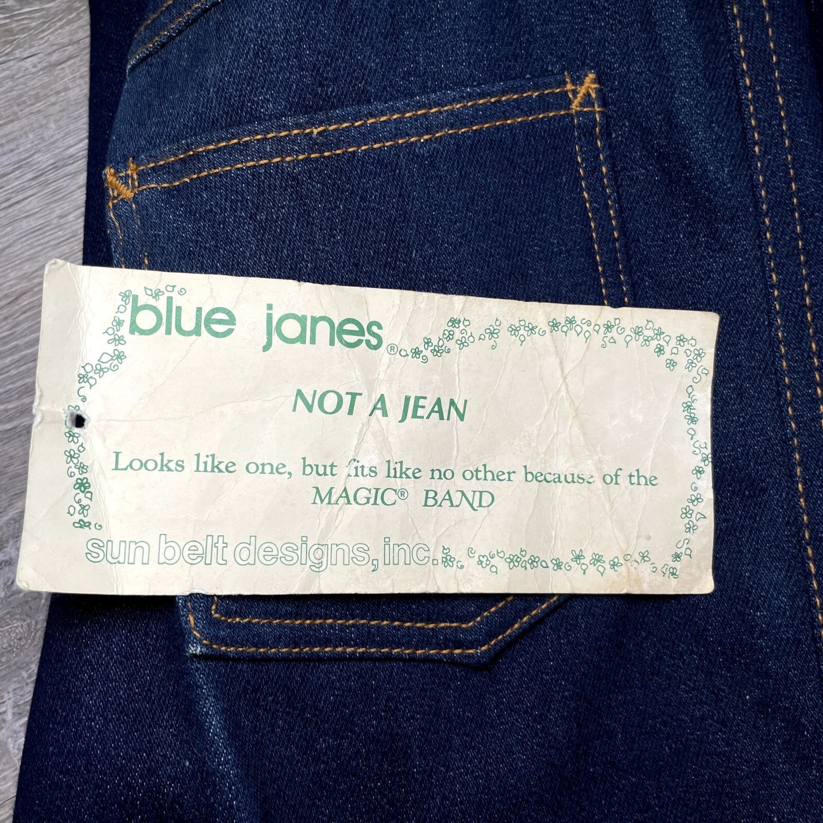NWT NOS Vintage Womens Sun Belt Magic Band Dark Wash Denim Jeans 25″ – 26″