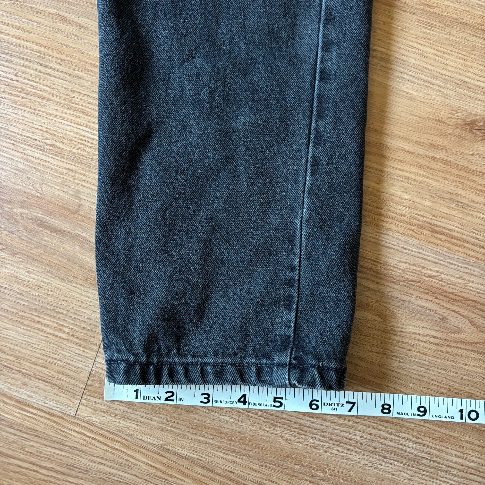 VTG Levi’s 560 Loose Fit Straight Leg Jeans 90s Women’s Size 5 Black Made in USA