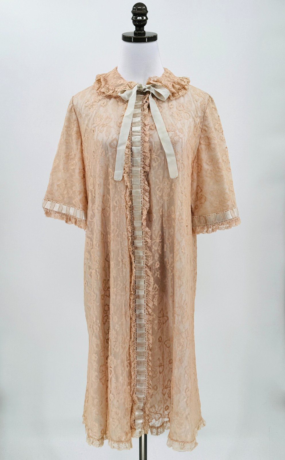 Vintage 60s Odette Barsa Natural Pink Lace Ruffle Tie Collar Dressing Gown Robe