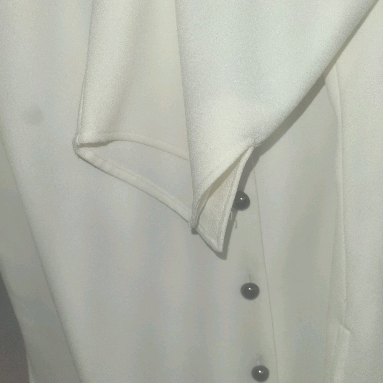 Susan GRAVER Women’s Large White Button-Down Long Sleeve Blouse