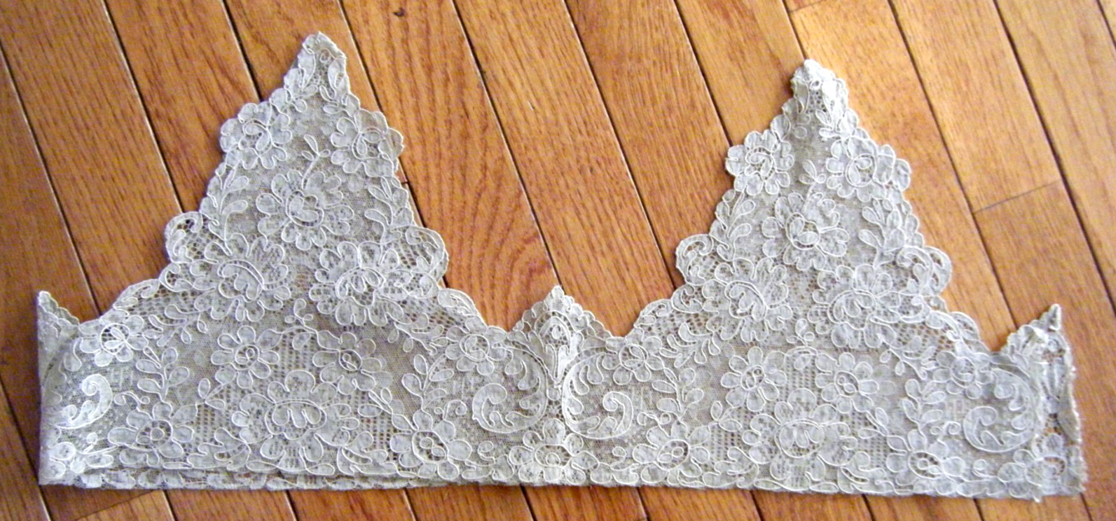 Antique Alencon bobbin lace Top Chemise Cami/Nightgown Corset Topper soft tan