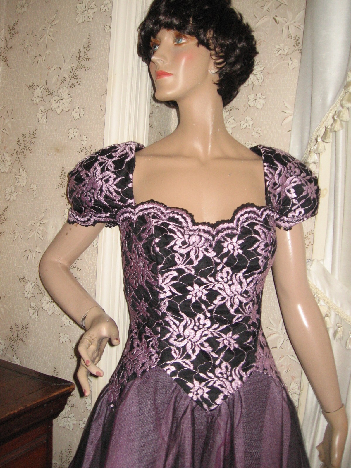 LOVELY VINTAGE 1980 BLACK/PINK BROCADE TULLE BALL GOWN