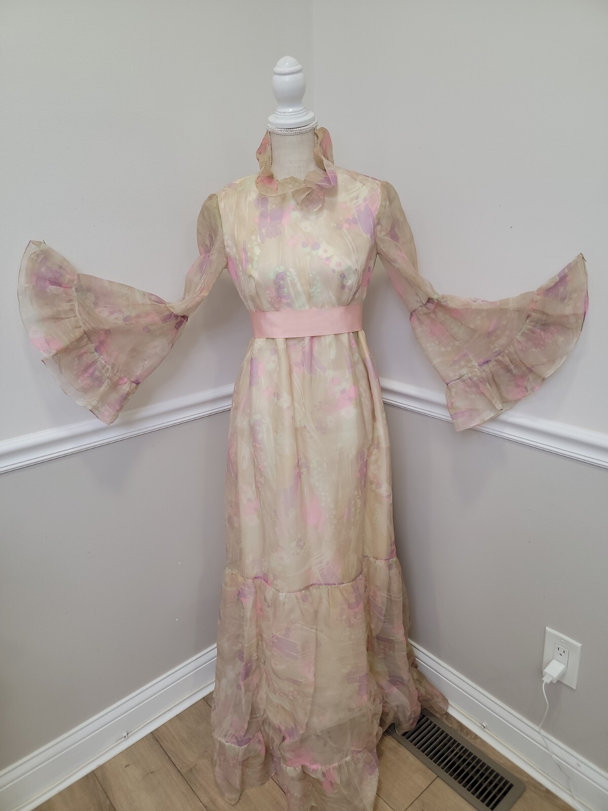 VTG’60s KIKI HART Pastel Floral Print Chiffon Evening Dress/Angel Sleeves