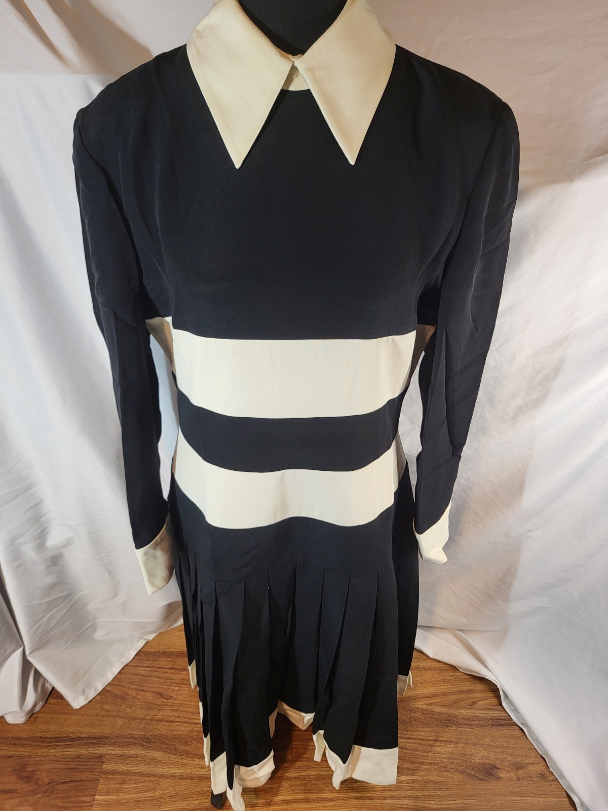 Vintage Albert Nipon Black & Cream Drop Waist Pleated Dress Size 10
