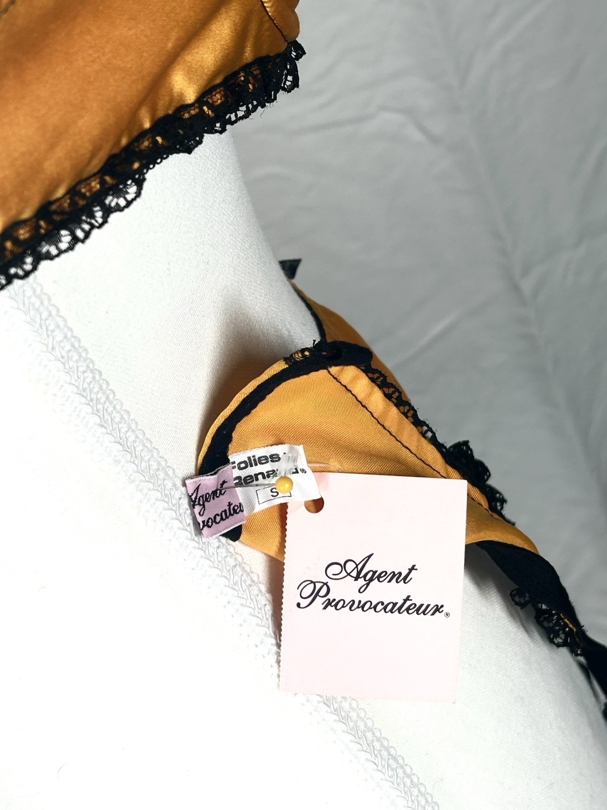 NWT Vintage Agent Provocateur Gold & Black Lingerie Bra & Garter 36A 34B Small