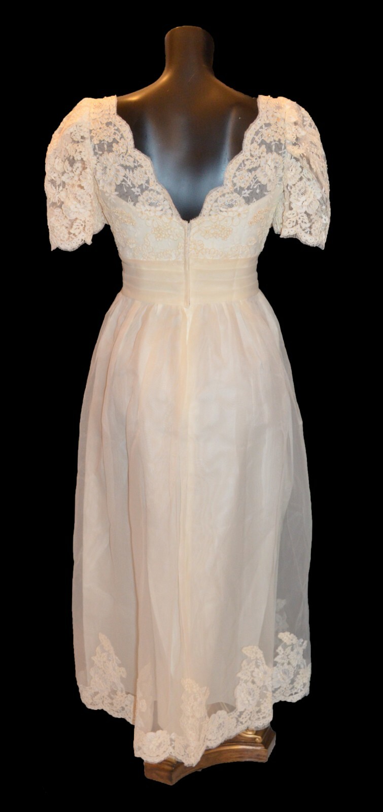 Union Made Vintage Ivory Alencon Lace Tea Length Sweetheart Wedding Dress 10