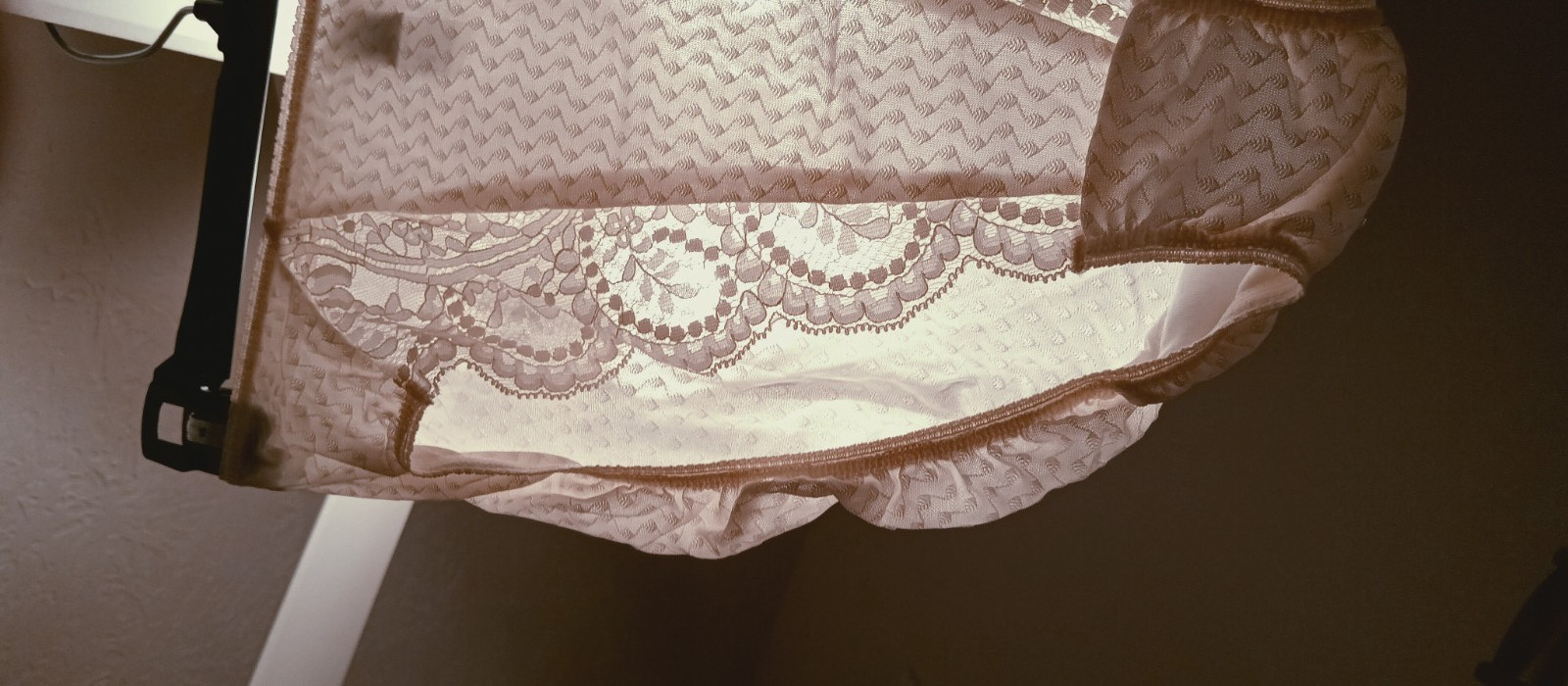 VALENTINO VINTAGE PANTIES sz M-6 CREAM SATIN DIAMONDS w-LACE SIDE PANELS #17-35