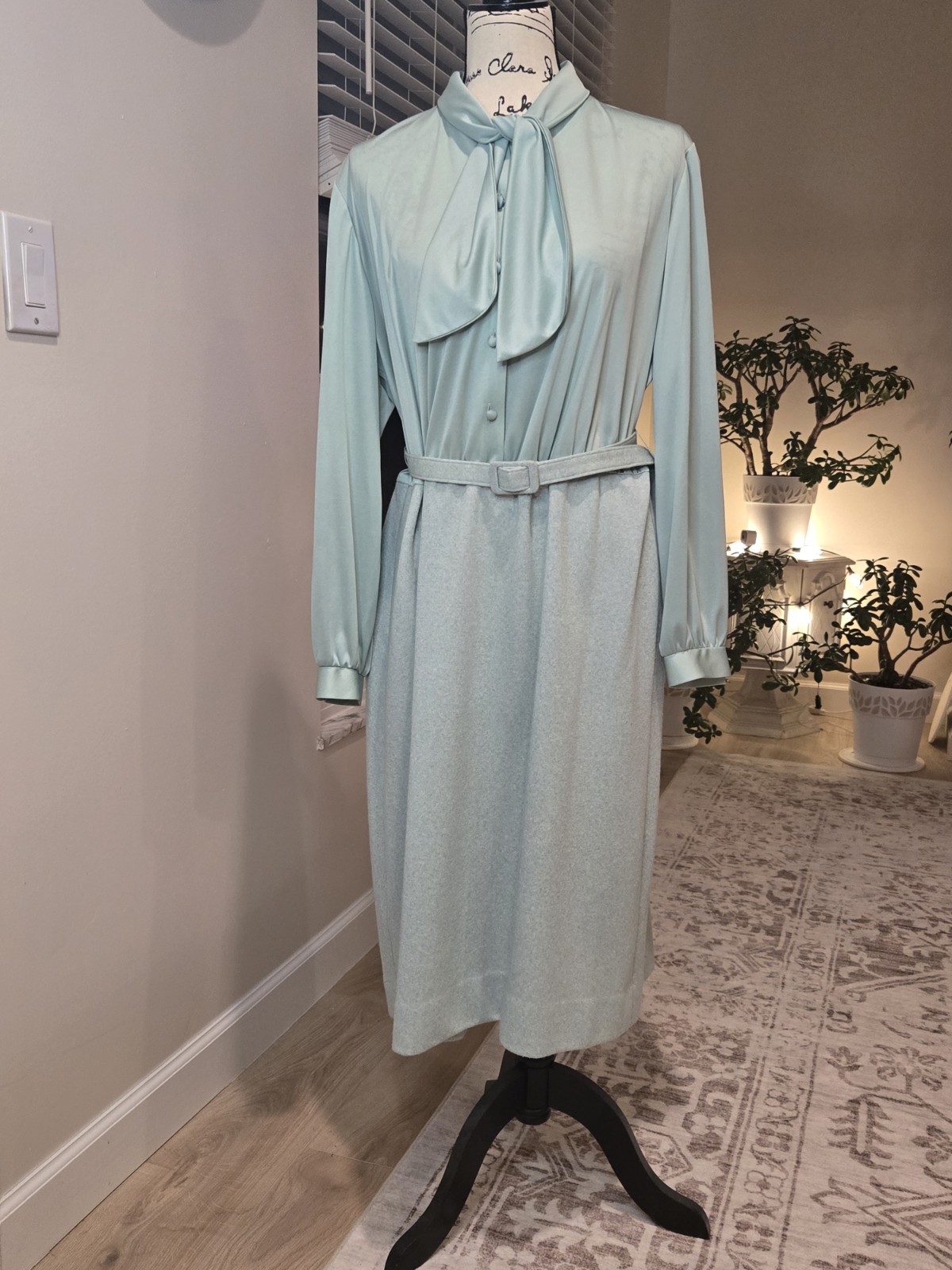 Vintage Dress BLOUSE &SKIRT with Belt Beautiful Turquoise Color See Measurements