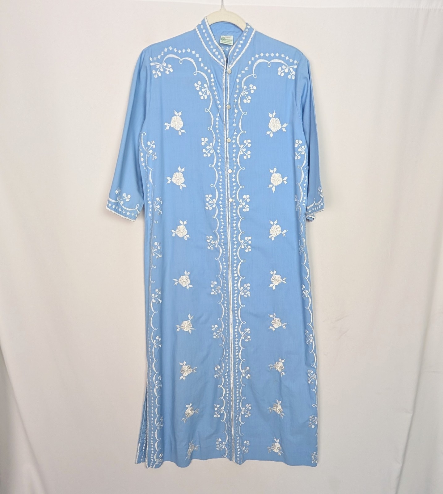 Vintage Caro Of Honolulu sz. 10 Maxi Dress Kaftan Floral Embroidered Button Down