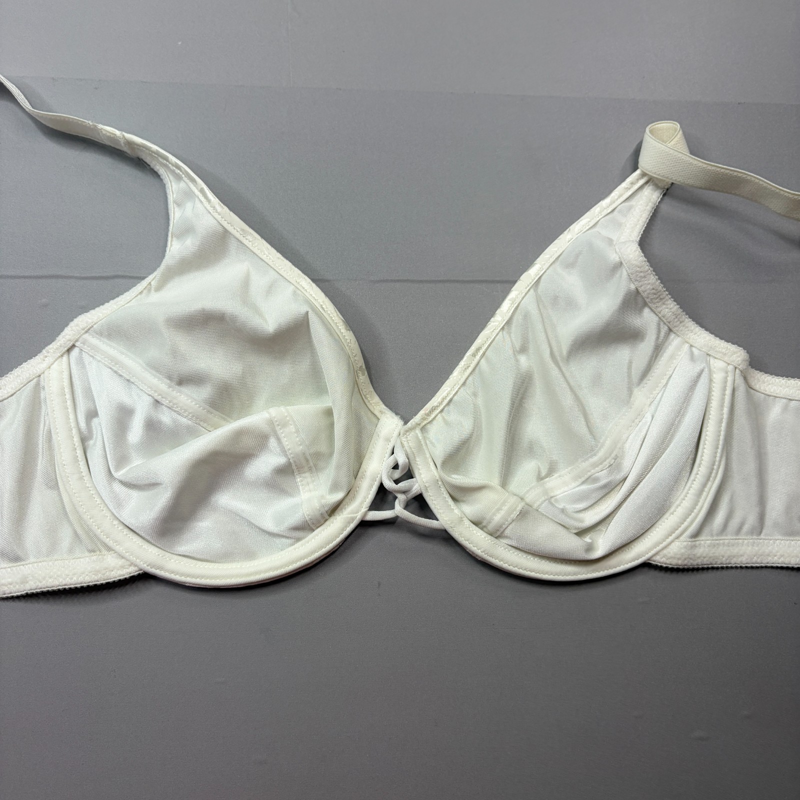 Vintage Vanity Fair Bra 36C Ivory Unlined Cup Underwire Adjustable 75-005