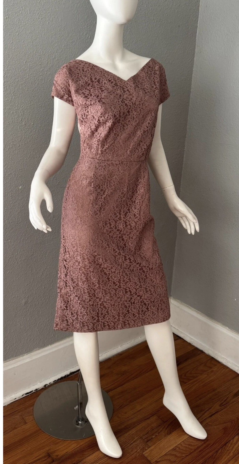 Vintage 50s 60s Mauve Pink Lace Wiggle Sheath Cocktail Dress S