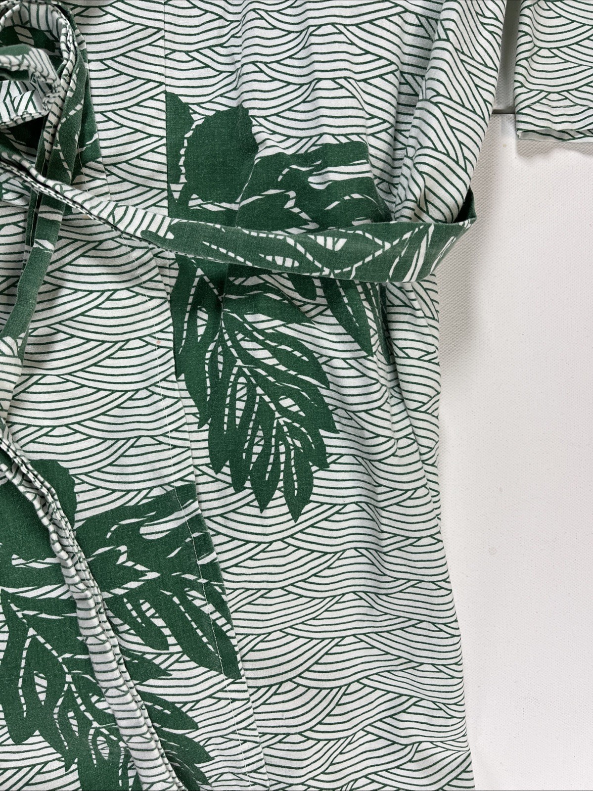 Vintage Hilton Hawaiian Village Kimono Robe Green White Floral Tropical Aloha
