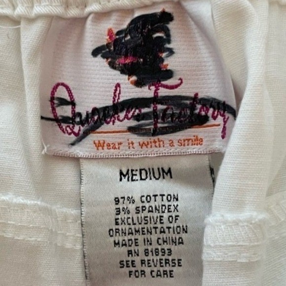 Vintage Quaker Factory Jeans Medium White Women’s Cherry Embroidery Print