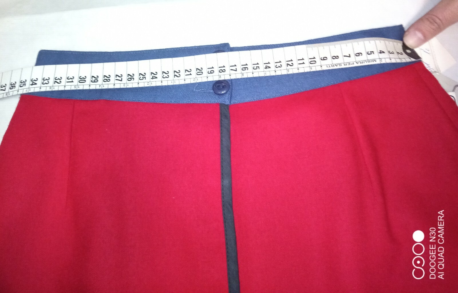 Winter Pure Wool Bicolor Hipster or Yellow Solid Color 42 to 46 Years ’80