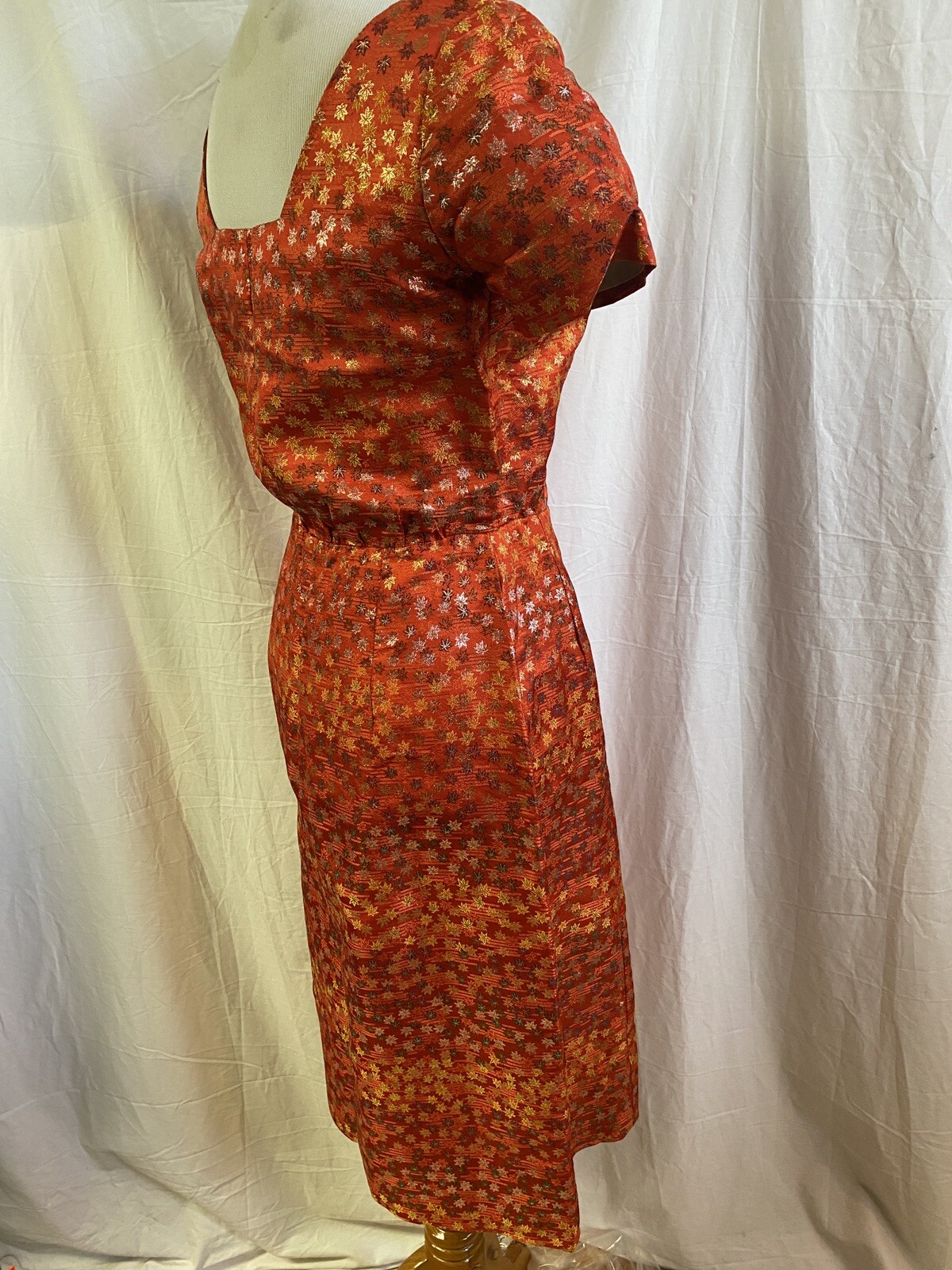Vintage 50s Orange Silver/Gold Leaves Silk Damask Short Sleeve Sheath Dress S/M