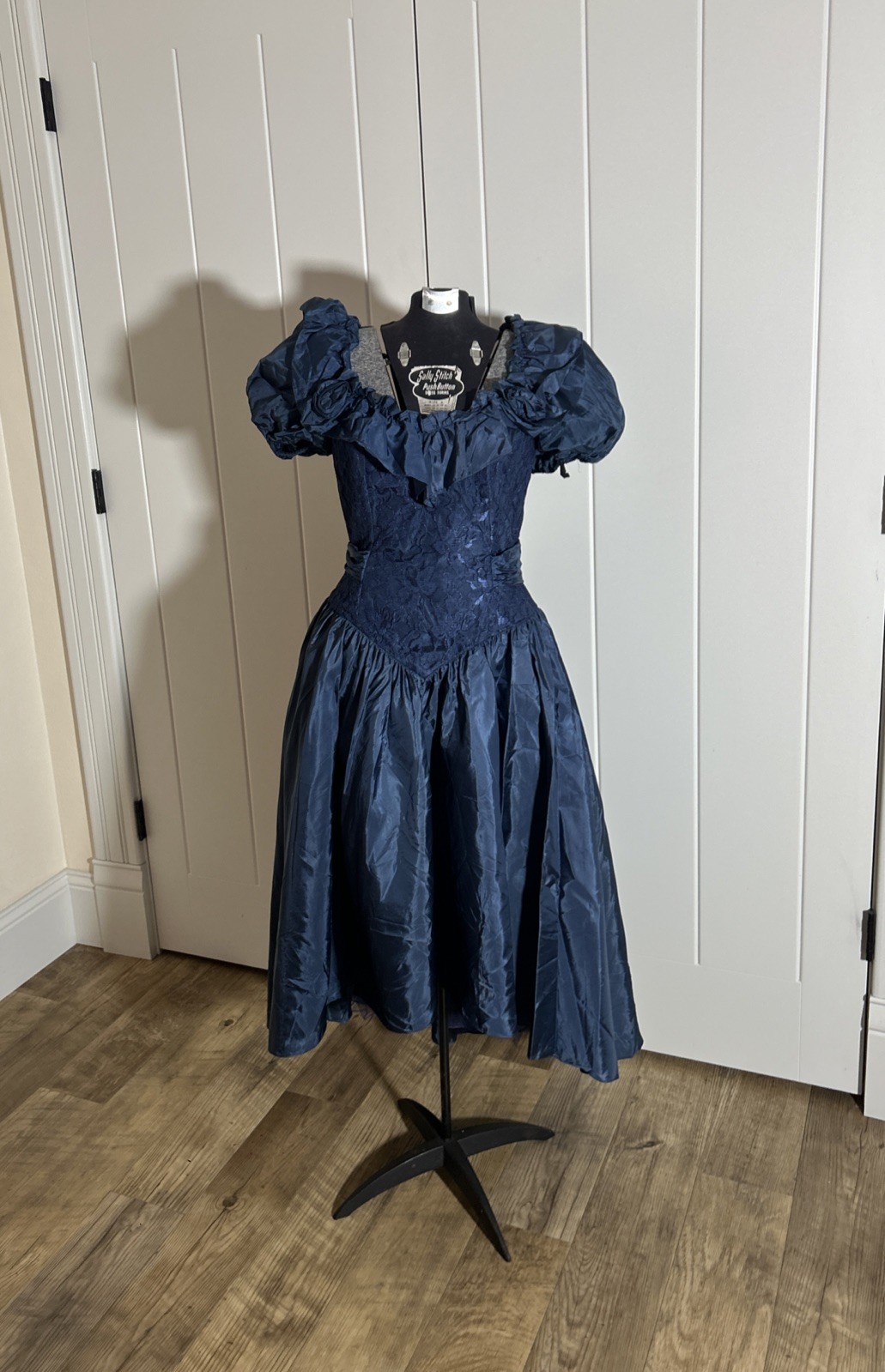 Vintage 1980’s Steppin’ Out Dark Blue Taffeta Asymmetrical Hem Prom Dress Size 9
