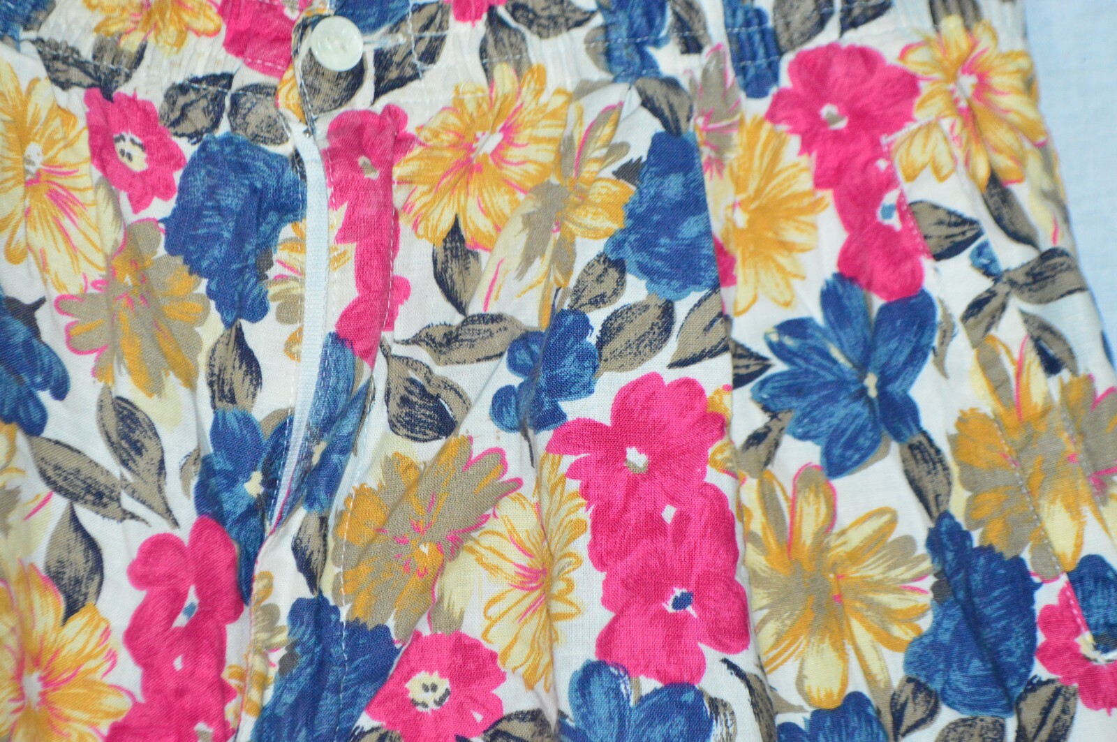 Dockers Vintage Multi-Color Floral Flower Women’s Shorts Size Large 100% Cotton