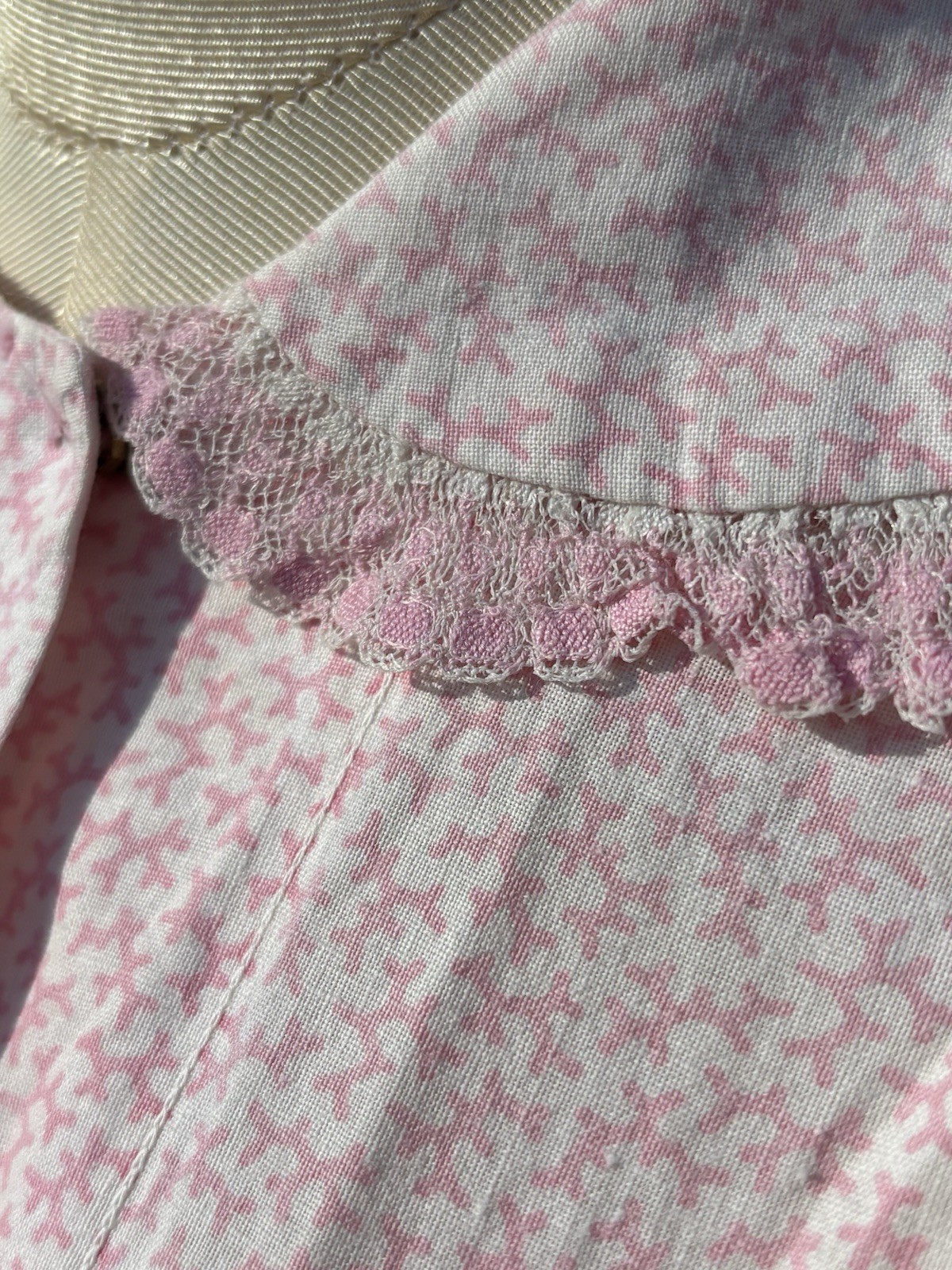 VTG 1950s House Dress Wife Pink COTTON Button Pocket Lace XL 42x42x48 43″Long