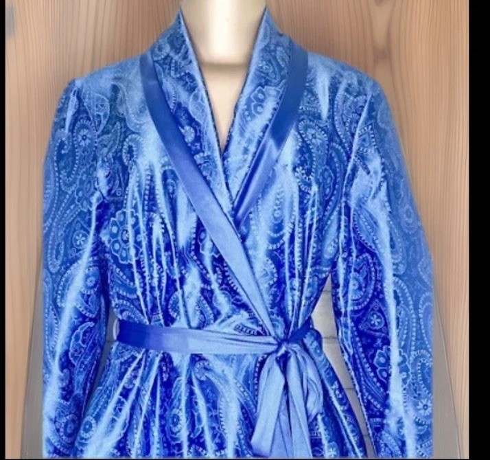 NWT Vintage Vanity Fair Long Blue Satin Robe House Coat Peignoir Womens Petite M