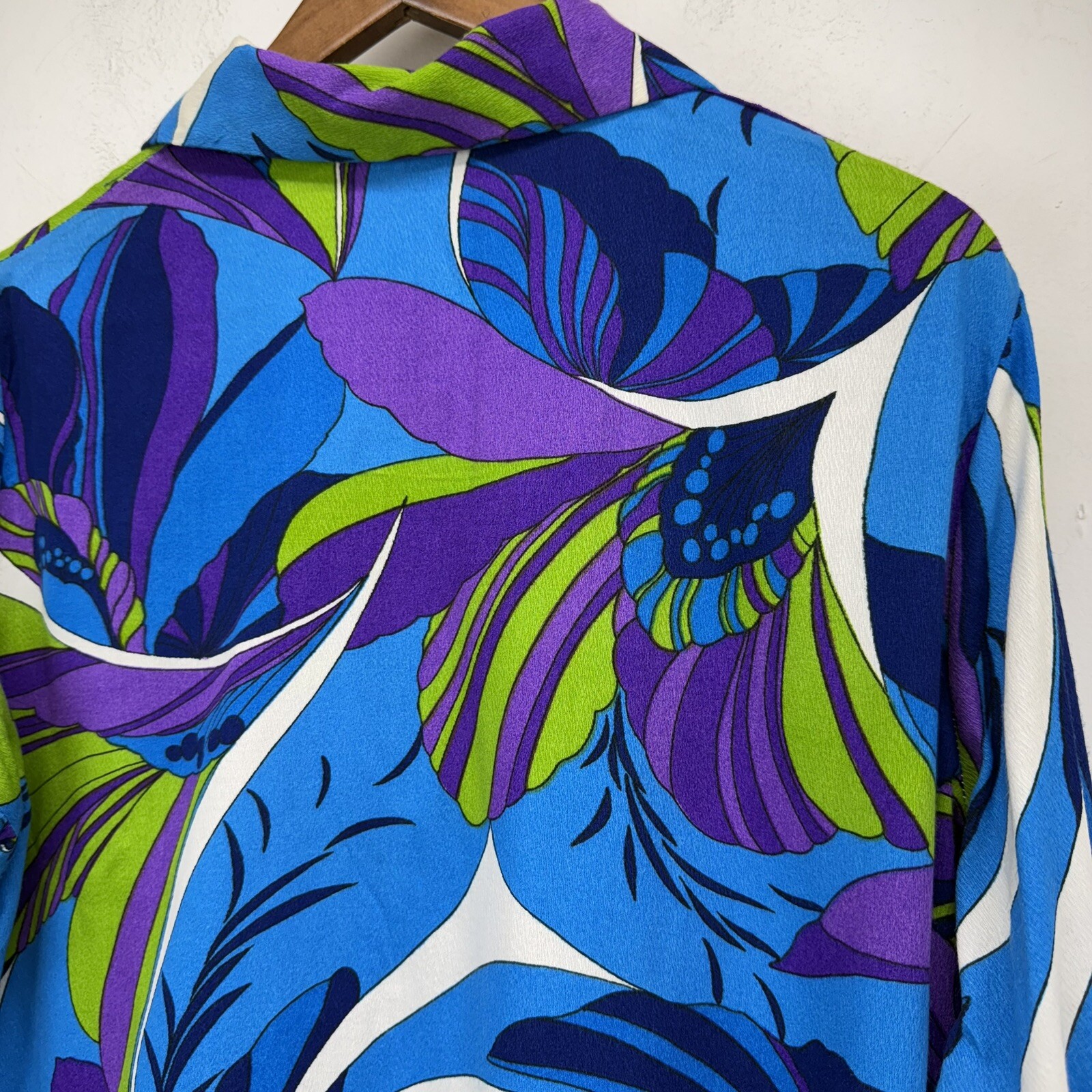 Vintage 70s Carol Henry size 42 Women’s Blue Purple Green Floral Pullover Top