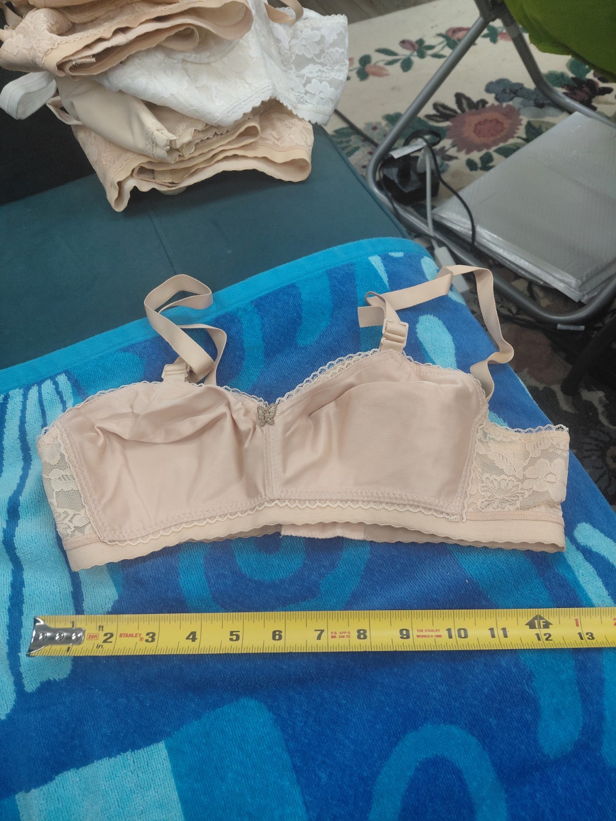 Vintage Lady Cameo Lingerie Bra Size 32CC