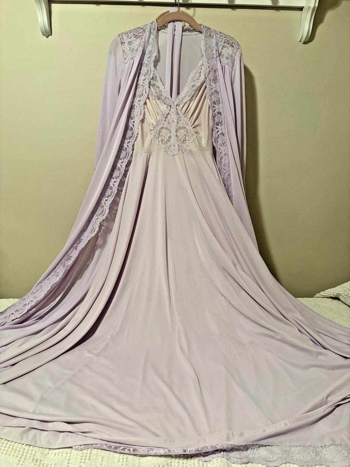 VTG Olga Bodysilk LOT Sz S Negligee & 1 Robe Set Aqua Pale Yellow Lavender -Read