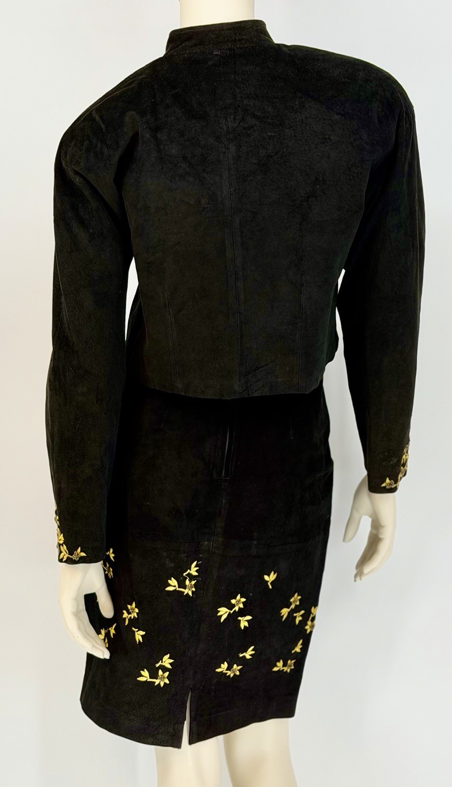 VTG PIA RUCCI Black Suede Embroidered , Beaded Jacket/skirt Set Sz 4 Excellent