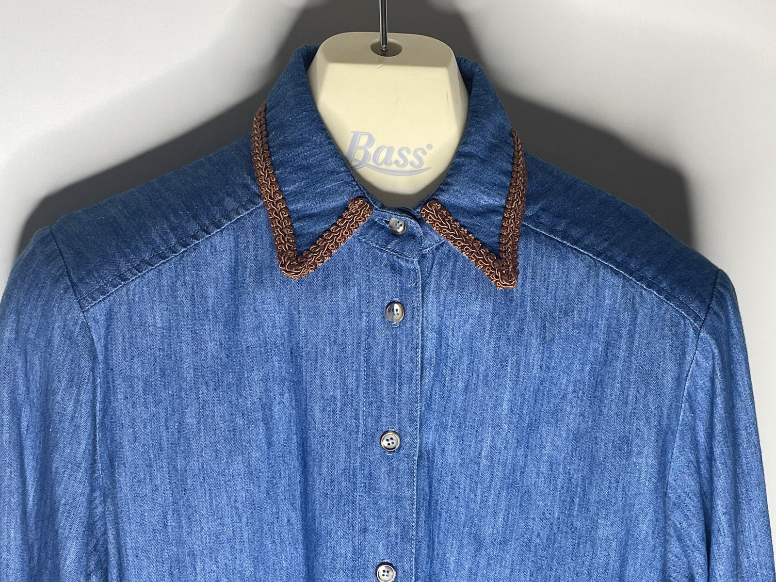 NOS Willowbend Medium Secretary L/S Blue Cotton Chambray Button Down Shirt