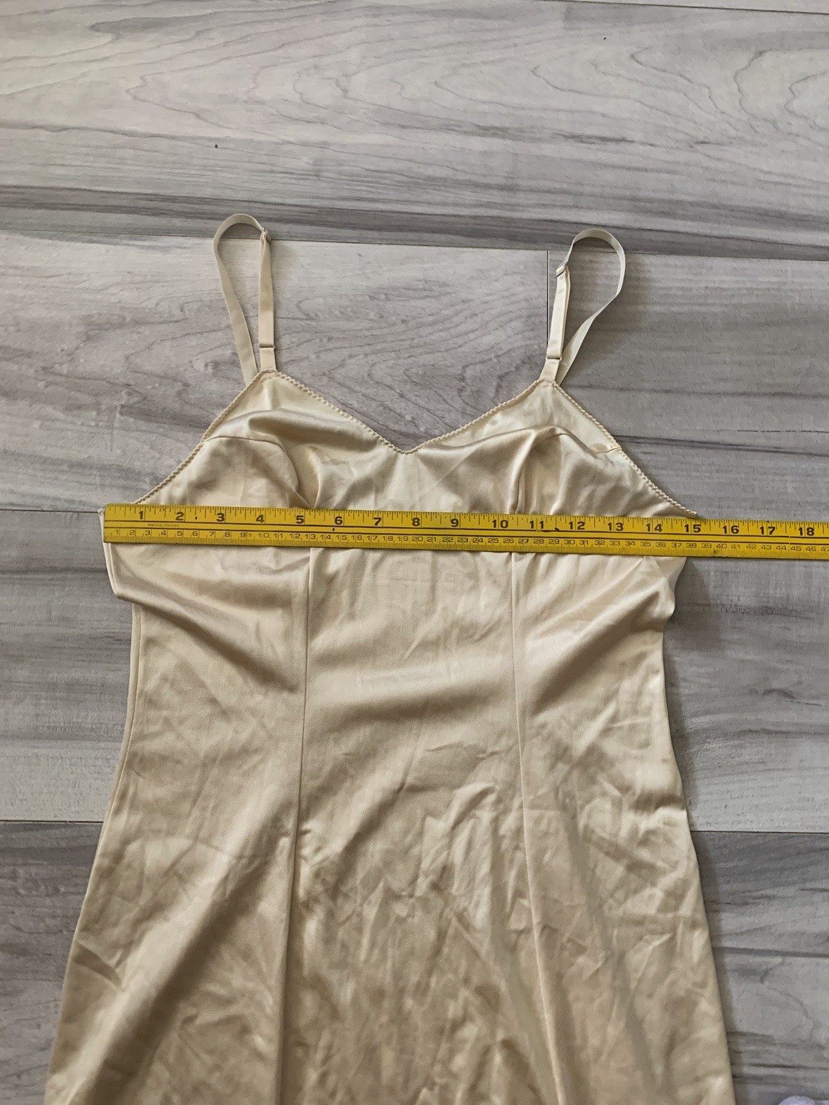 Vintage Vanity Fair Full Slip Nylon Antron III Beige Nude S 32 Adjustable Staps