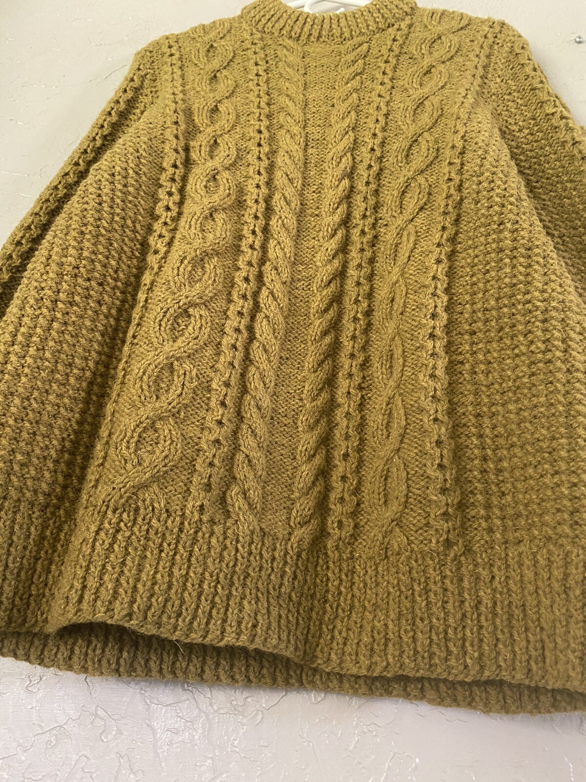 VINTAGE A Loch Erisort Garment 100% Pure New Virgin Wool Cable Knit Sweater L
