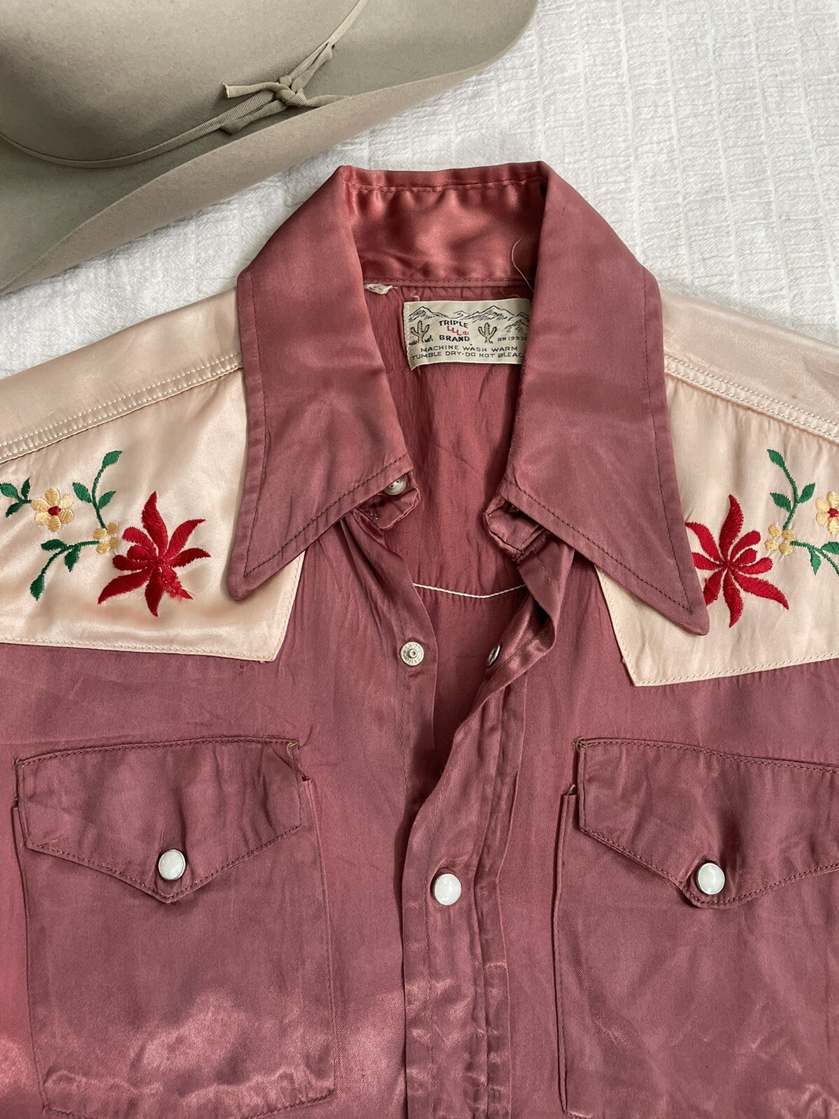 Vintage 60’s Triple LLL Brand- Women’s Embroidered Pearl- Snap Western Shirt M