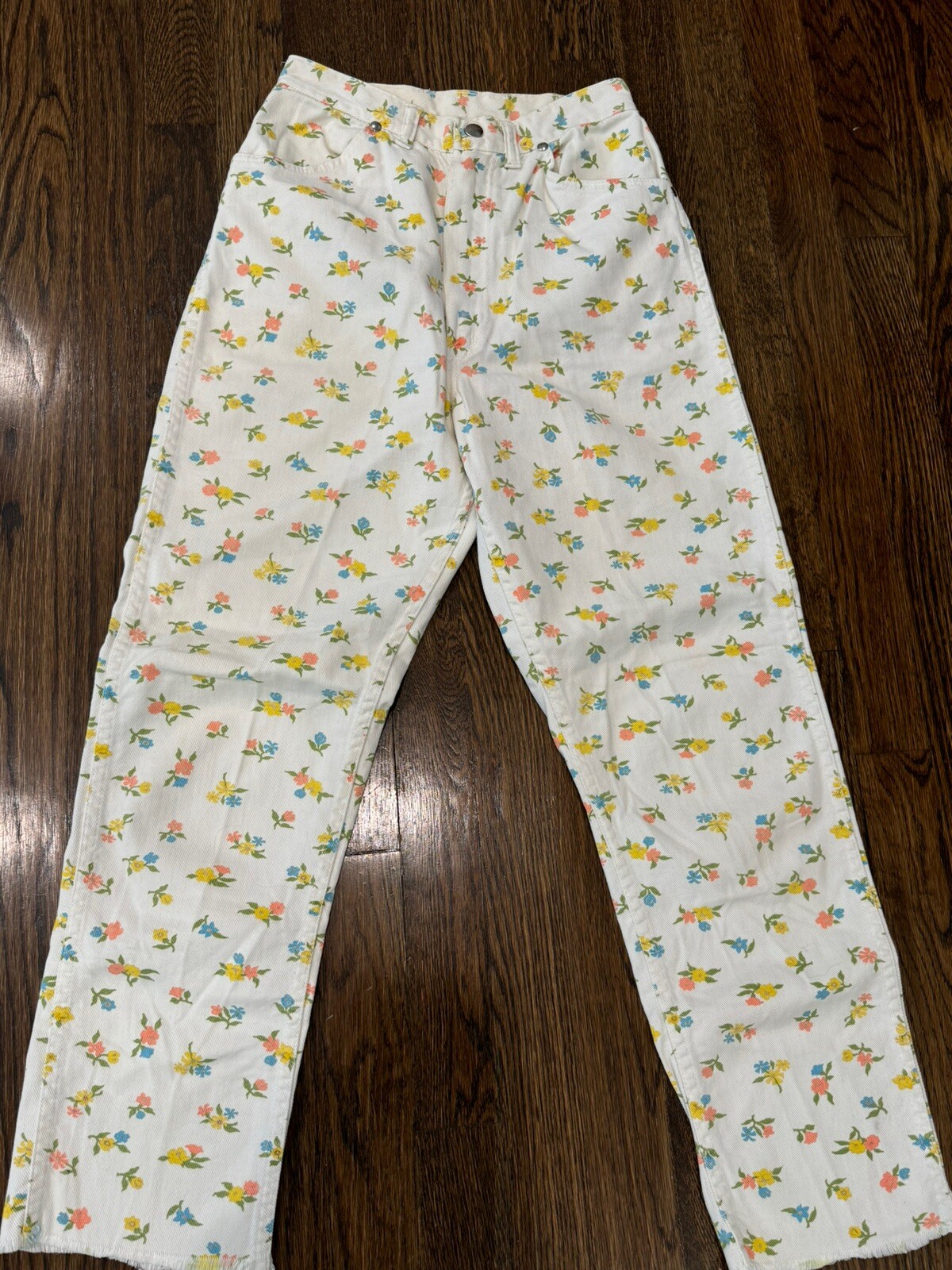Vintage Floral Wrangler Jeans Inseam 25in Size 11/12 Slim – See Measurements