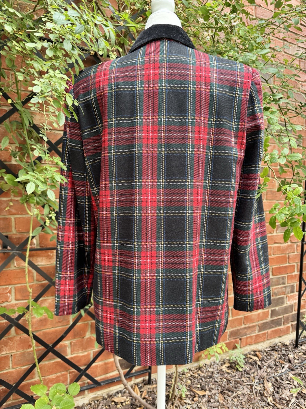 Festive Vintage 1980s Plaid Wool Blend Oversized Blazer W/ Velvet Collar 12P