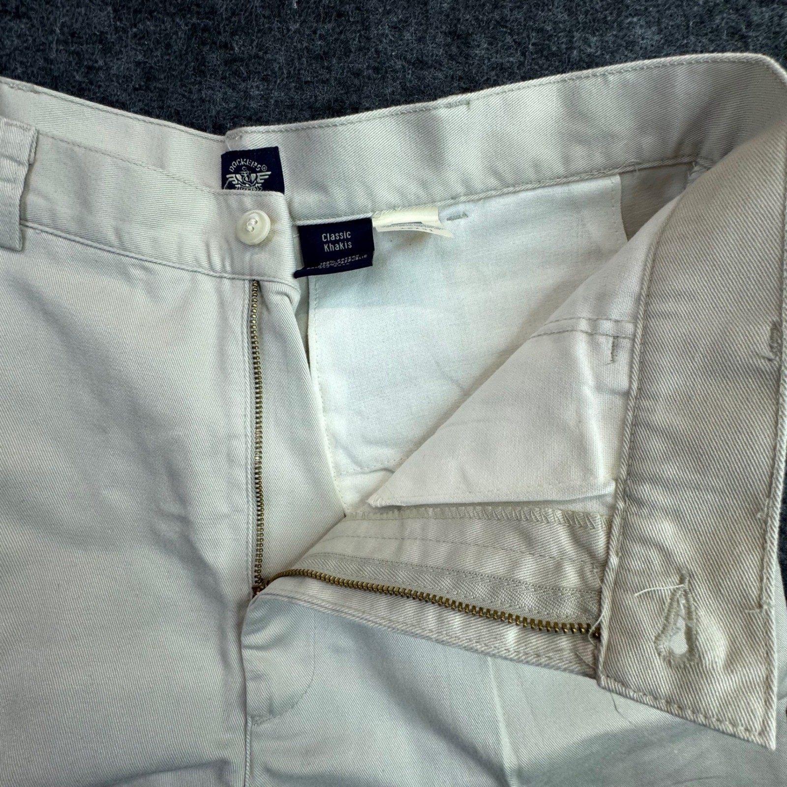 Vintage Womens Dockers Classic Khakis Pants 12×31 Beige Pleated Tapered Chinos