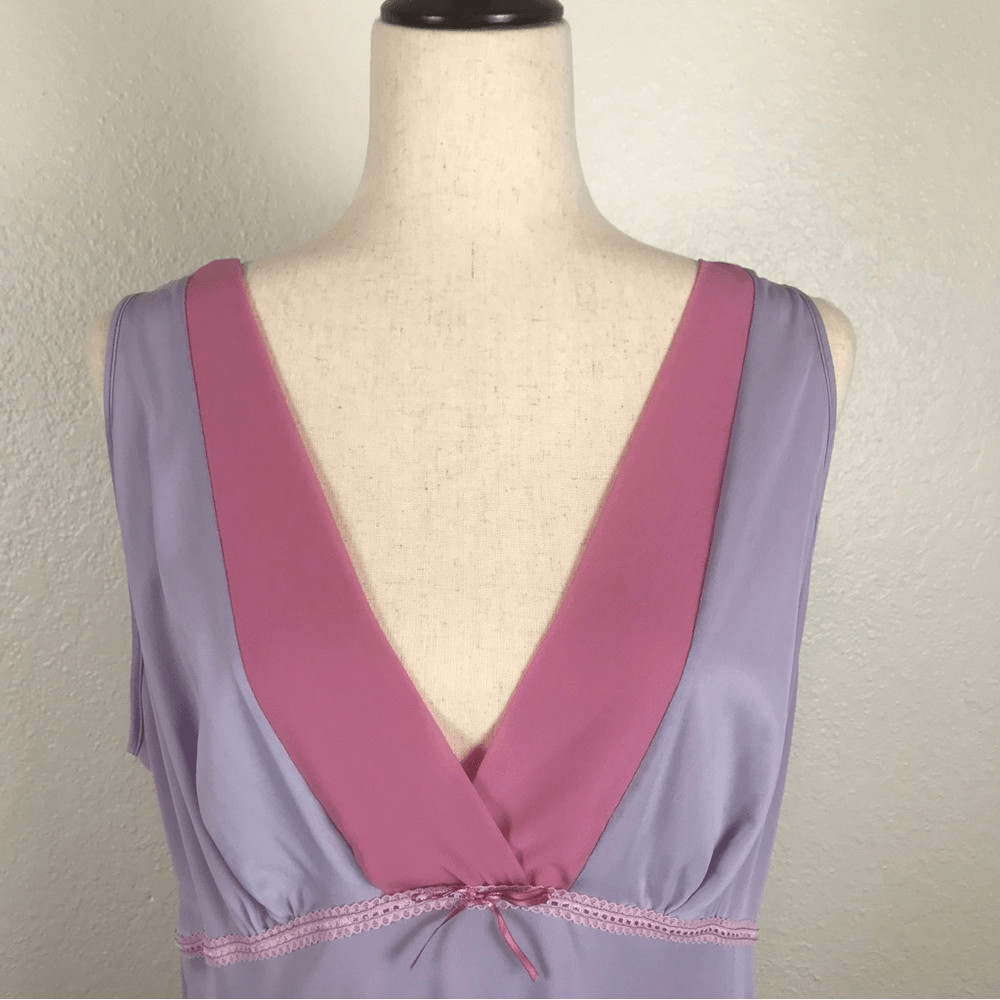 Vintage Vanity Fair lavender & mauve deep V neck & back Maxi nightgown XL*