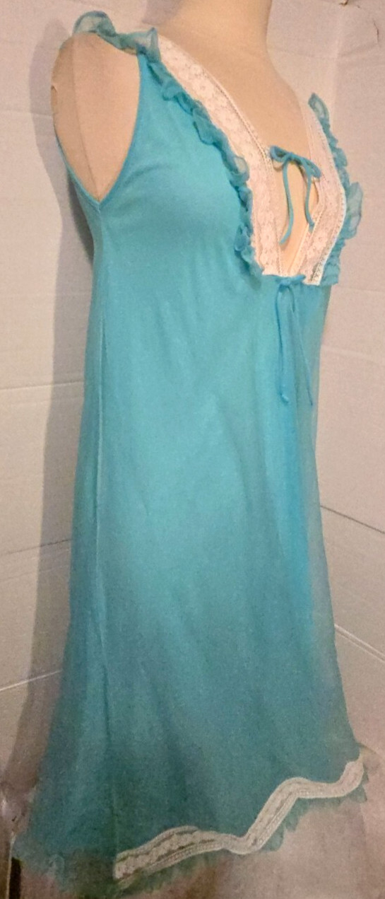 Vintage Nightgown – Turquoise w/ White Lace – Full Length – ’60s – Tie Front