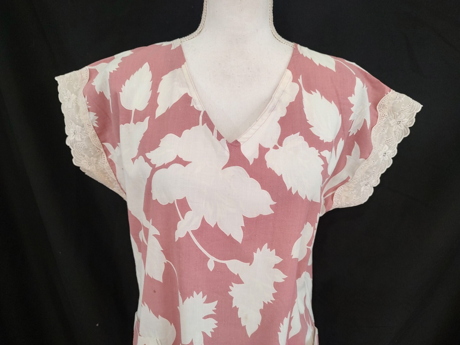 80’s Vintage Dress Rose Pink & White Drop Waist Day V Neck Ruffle Hemline Sz M