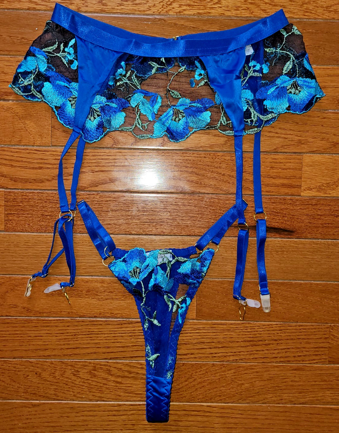 Sexy Blue Hello LA Girl Sz Sm Garter Belt and Thong Fancy floral lace – Silky