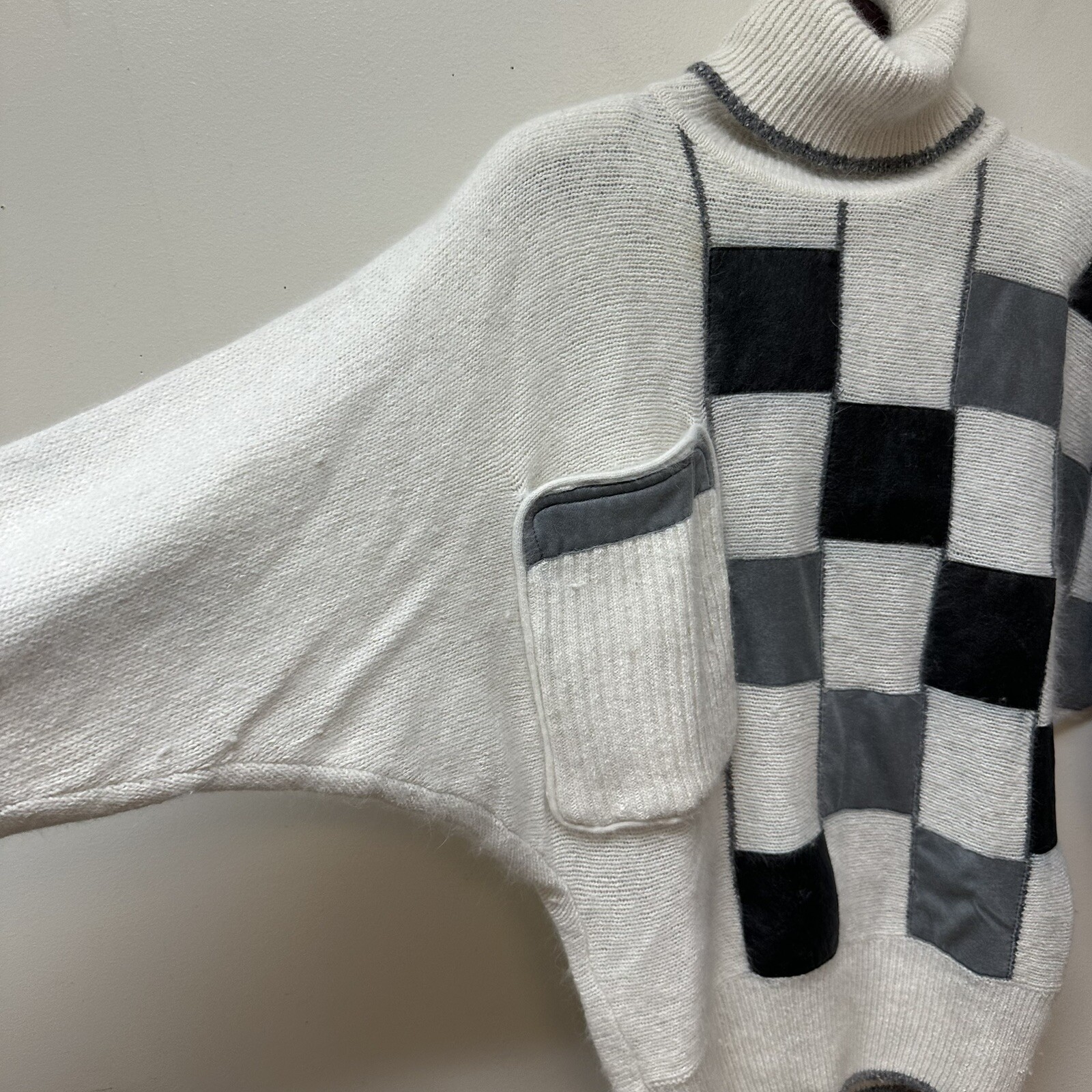 Vintage IB Diffusion Silk Angora Wool Blend Fuzzy Big Shoulder Sweater Size M